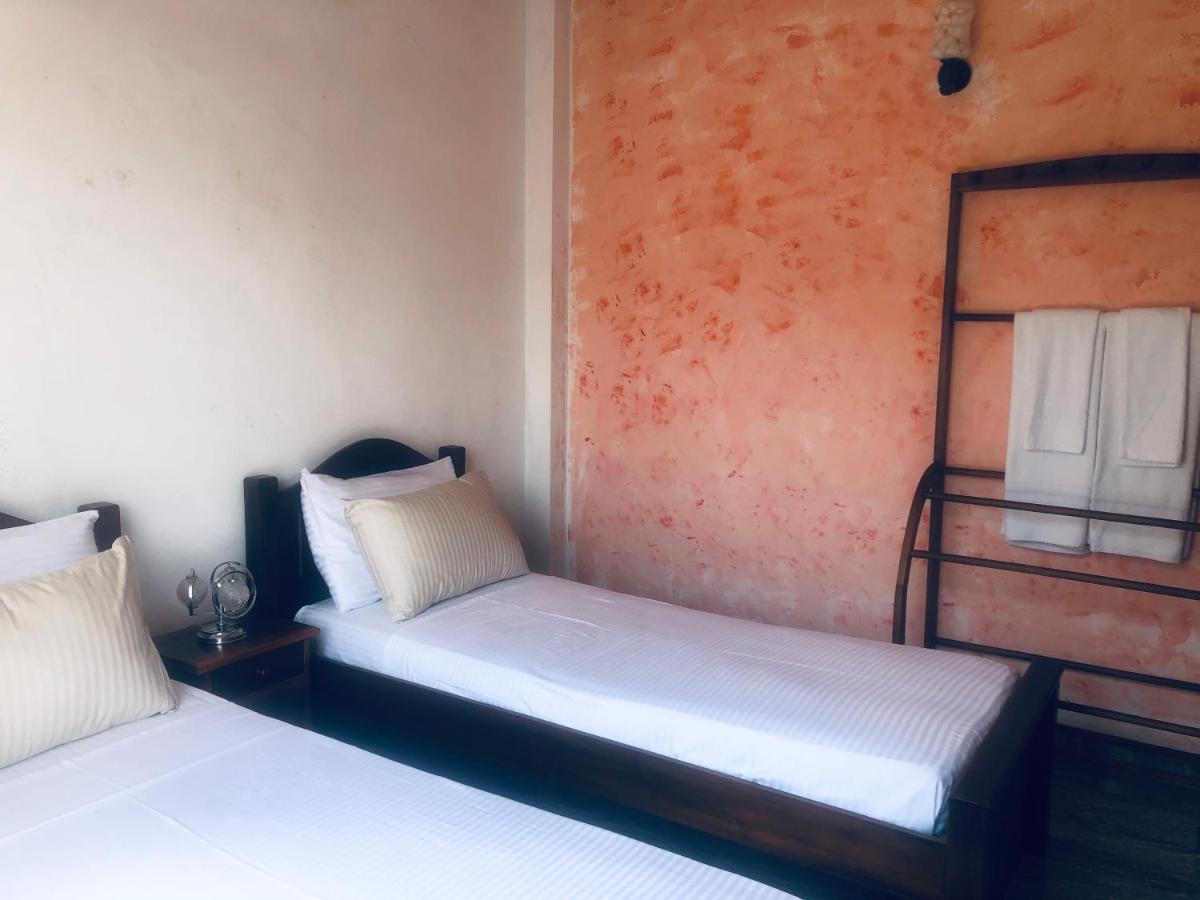 Fernando'S Inn Negombo Exterior photo